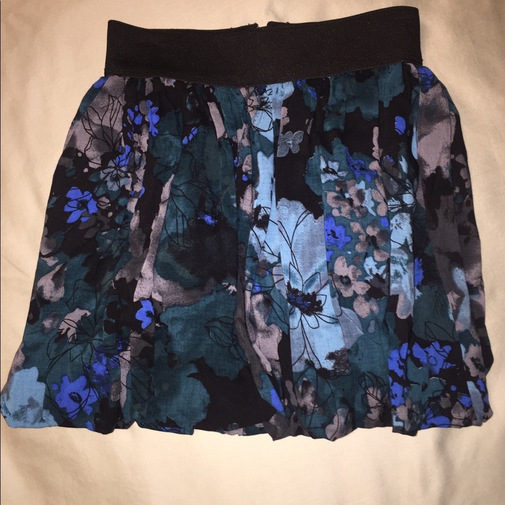 Girls floral skirt - never worn